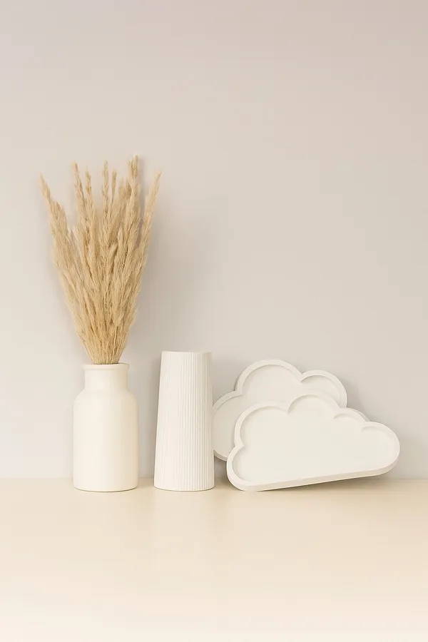 TREETRUNK®_Concrete_Vase_Combo_Offer_1__includes_(2_mini_cloud_tray,_long_striped_vase,_cylindrical_vase,_naturally_dried_pampas_grass)