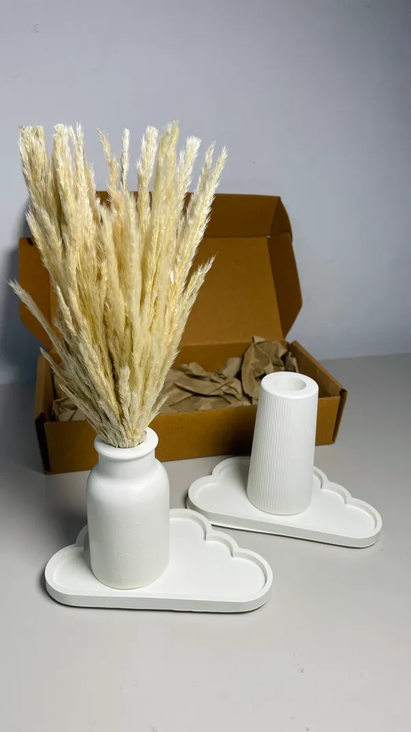 TREETRUNK®_Concrete_Vase_Combo_Offer_1__includes_(2_mini_cloud_tray,_long_striped_vase,_cylindrical_vase,_naturally_dried_pampas_grass)