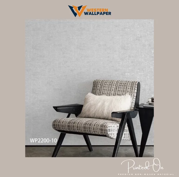 Minimalist_Linen_Texture_Wallpaper_In_Shimmering_Silver_And_Grey_For_A_Clean_And_Contemporary_Lounge_Wallpaper.