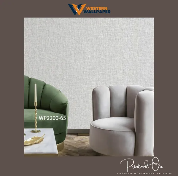 Faux_Grasscloth_Texture_Wallpaper_In_Bright_White_And_Silver_For_A_Subtle_And_Luxurious_Modern_Sitting_Area_Wallpaper.