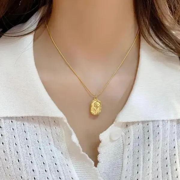 Gold_Plated_Pendant_Necklace