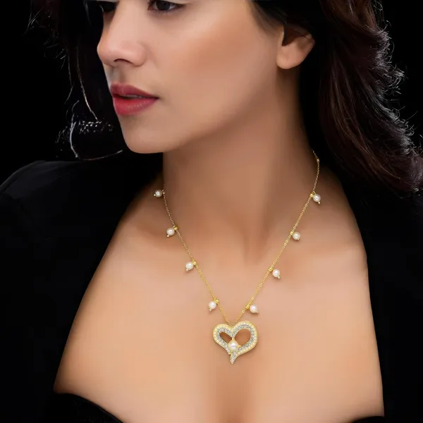 Gold_Plated_Pendant_Necklace_For_Women