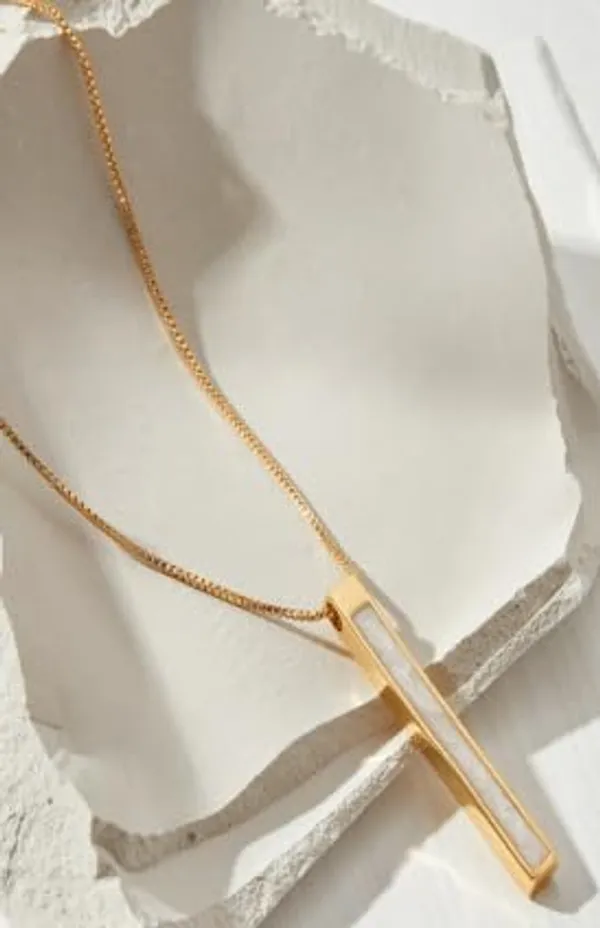Gold_Plated_Pendant_Necklace_For_Women