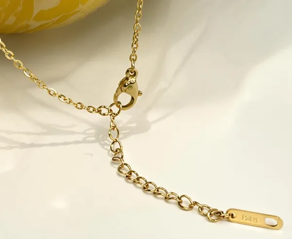 Gold_Plated_Pendant_Necklace_For_Women