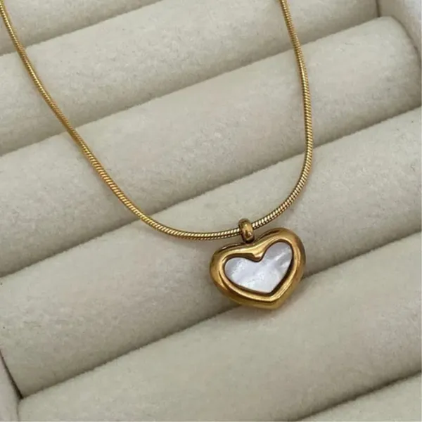 Gold_Plated_Pendant_Necklace