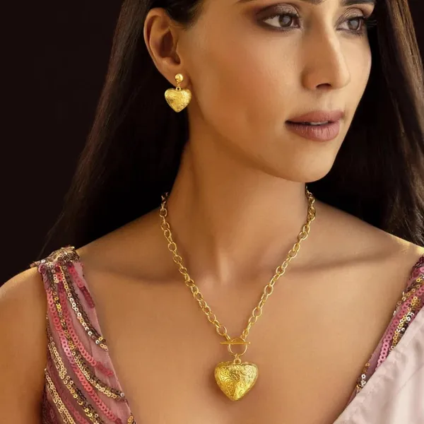 Gold_Plated_Pendant_Necklace