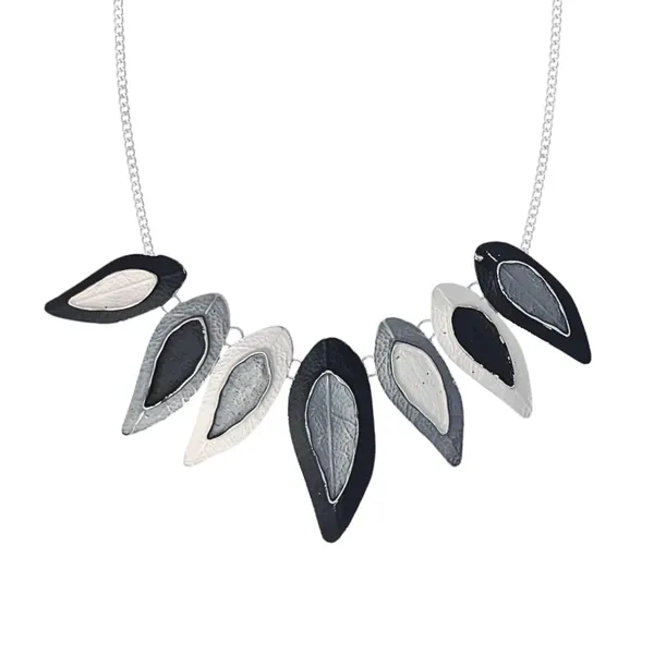 Gold_Plated_Pendant_Necklace_For_Women