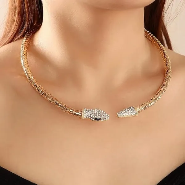 Gold_Plated_Pendant_Necklace_For_Women