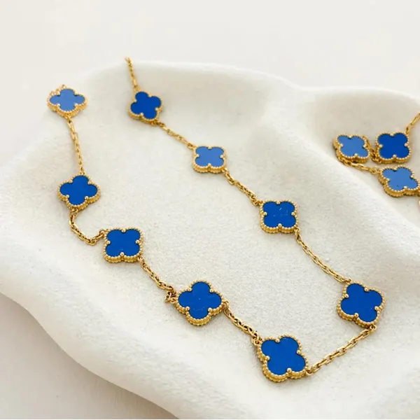 Gold_Plated_Pendant_Necklace_For_Women