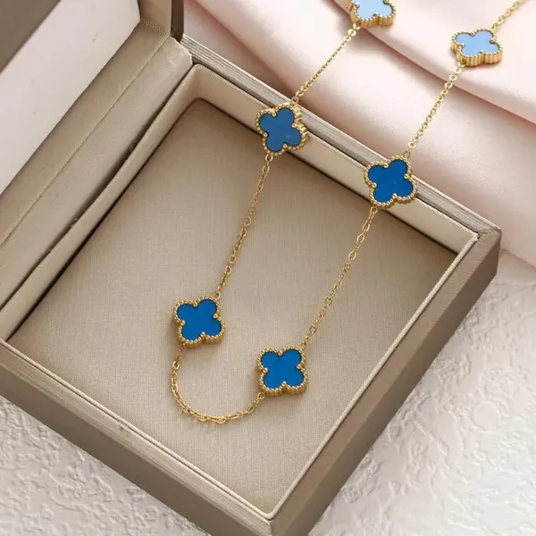 Gold_Plated_Pendant_Necklace_For_Women