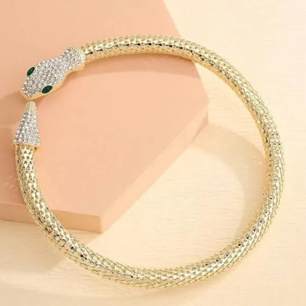 Gold_Plated_Pendant_Necklace_For_Women