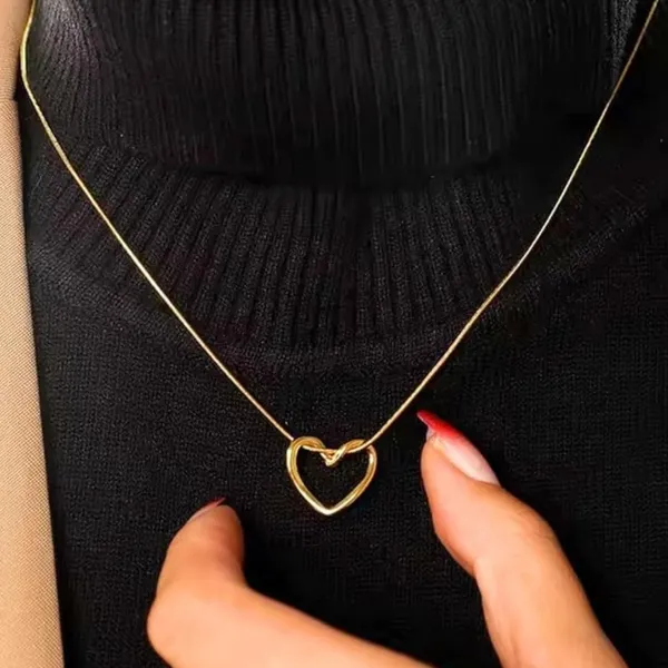 Gold_Plated_Pendant_Necklace