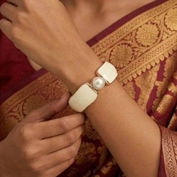 Gold_Plated_Bangle_Bracelet_For_Women