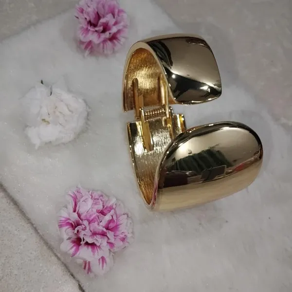 Gold_Plated_Bangle_Bracelet