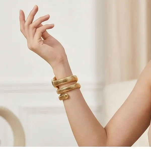 Metal_Bezel_Watch_For_Women