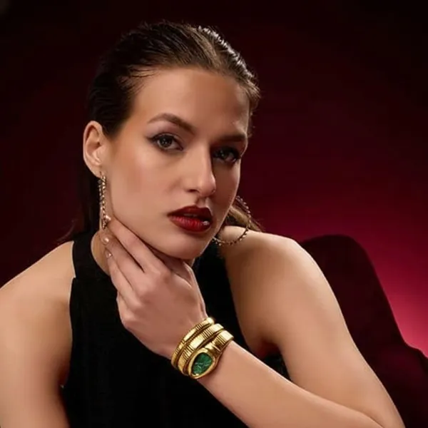 Women_S_Gold_Watch_Human_Generate_A_Single_Clean_Catalog_Safe_Common_Product_Name_Rules_Remove_Color_Size_Length_Quantity_And_Variant_Specific_Details_Remove_Marketing_Fluff_And_Adjectives_Keep_Only_The_Core_Product_Type_Material_And_Intended_User_If_Relevant_Output_Only_One_Name_Do_Not_Include_Explanations_Or_Multiple_Options_Input_Product_Title_Cleo_Be_Bold_Be_You_Elegant_Gold_Luxe_Watch_For_Women