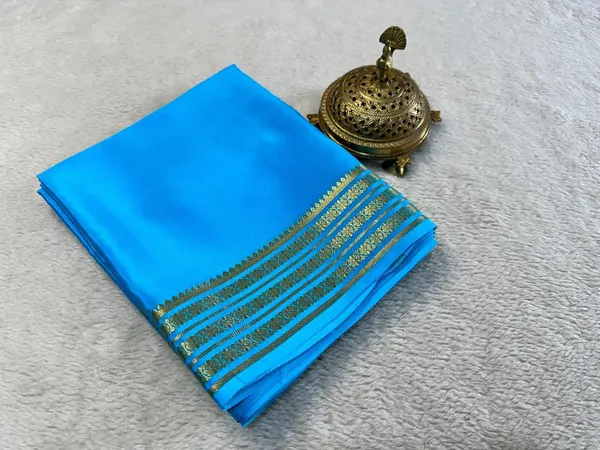 Multicolor_Pure_Viscose_Silk_Soft_And_Comfortable_Saree_To_Wear_Any_Weather