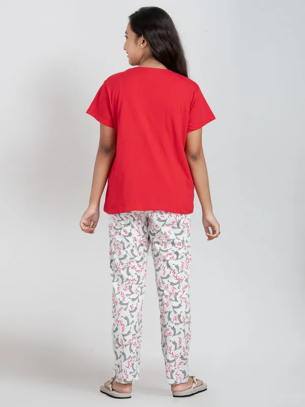 Red_Cotton_Premium_&_Elegant_Regular_Fit_Night_Suits_For_Girls