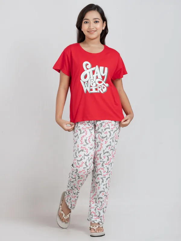 Red_Cotton_Premium_&_Elegant_Regular_Fit_Night_Suits_For_Girls