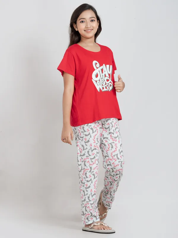 Red_Cotton_Premium_&_Elegant_Regular_Fit_Night_Suits_For_Girls
