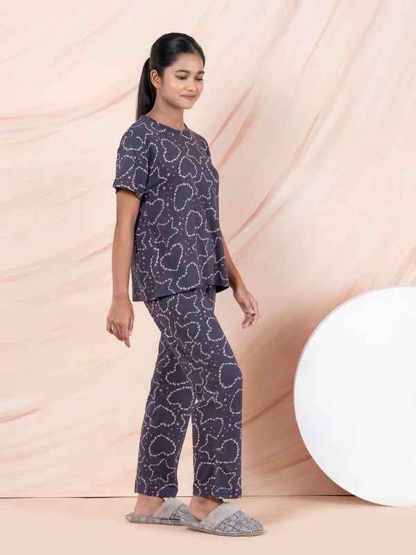 Multicolor_Cotton_Premium_&_Elegant_Regular_Fit_Night_Suits_For_Girls