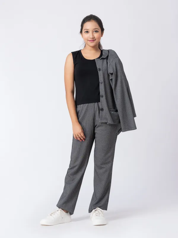 Black_small_chgecks_ponte_coord_sets,black