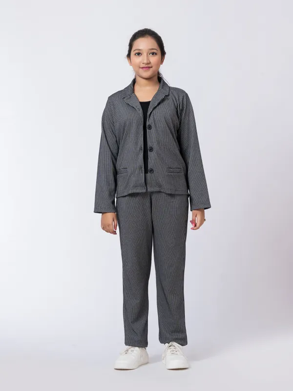 Black_small_chgecks_ponte_coord_sets,black