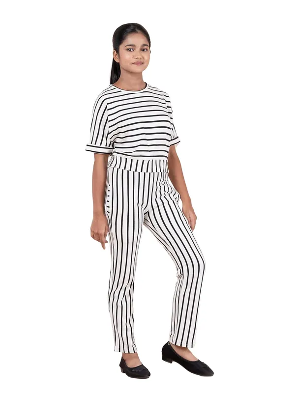 White_Cotton_Premium_&_Elegant_Regular_Fit_Co-Ord_Set_For_Girls
