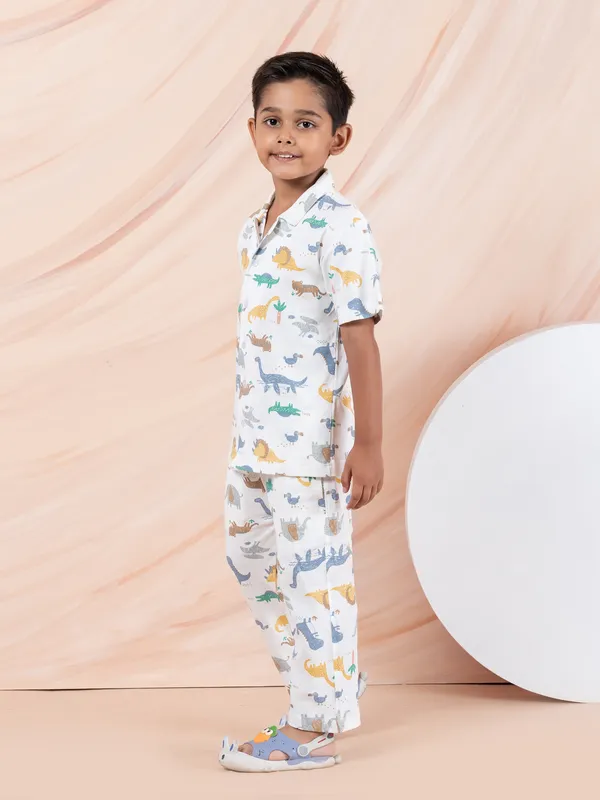 Cotton_Half_Sleeves_Animal_Print_Nightwear-White