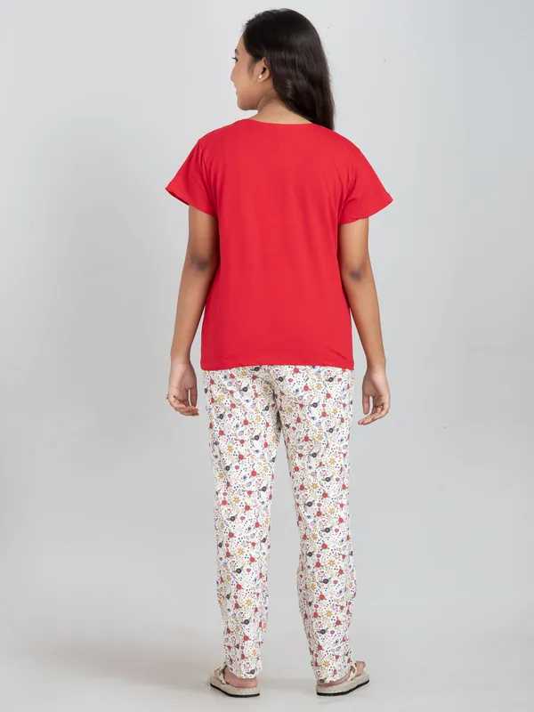 Red_Cotton_Premium_&_Elegant_Regular_Fit_Night_Suits_For_Girls
