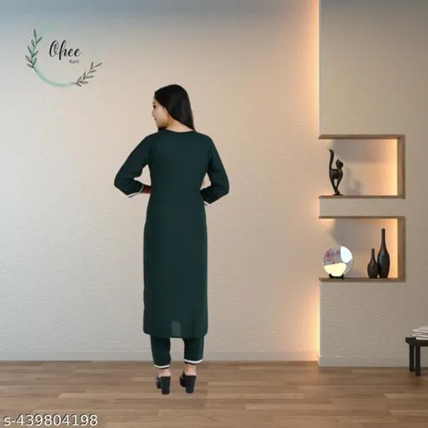Green_Stylish_Embroidered_Straight_Rayon_Three_Quarter_Sleeves_Short_Kurti_For_Women