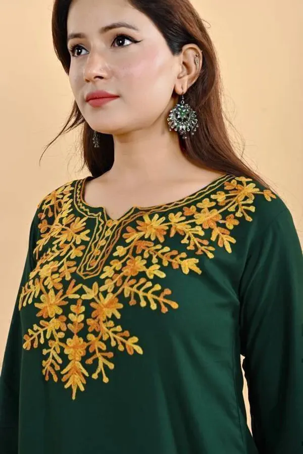 Green_Viscose_Rayon_Embroidered_3/4_Sleeve_Kurti_For_Women