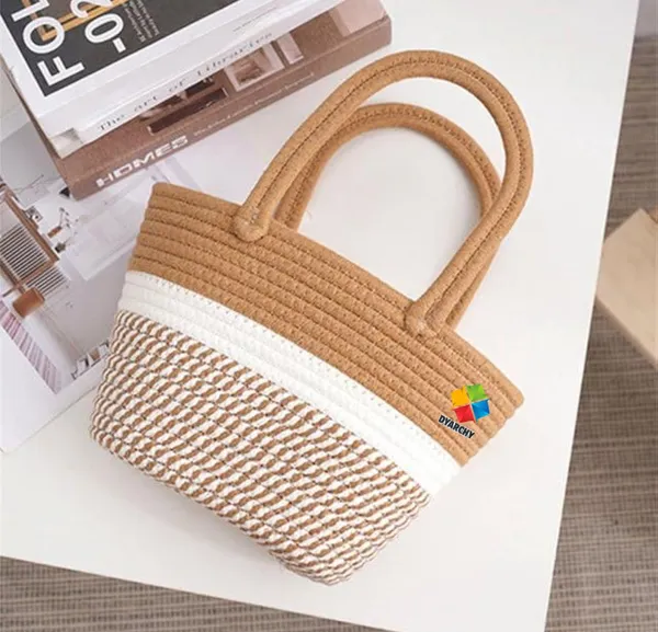 Beige_Elegance_Woven_Duo_Tone_Handheld_Bag_With_Zip_(Small)