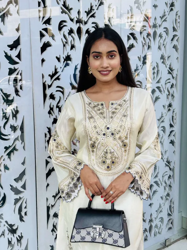 White_Soft_Silk_Blend_Kurti_Set_For_Women