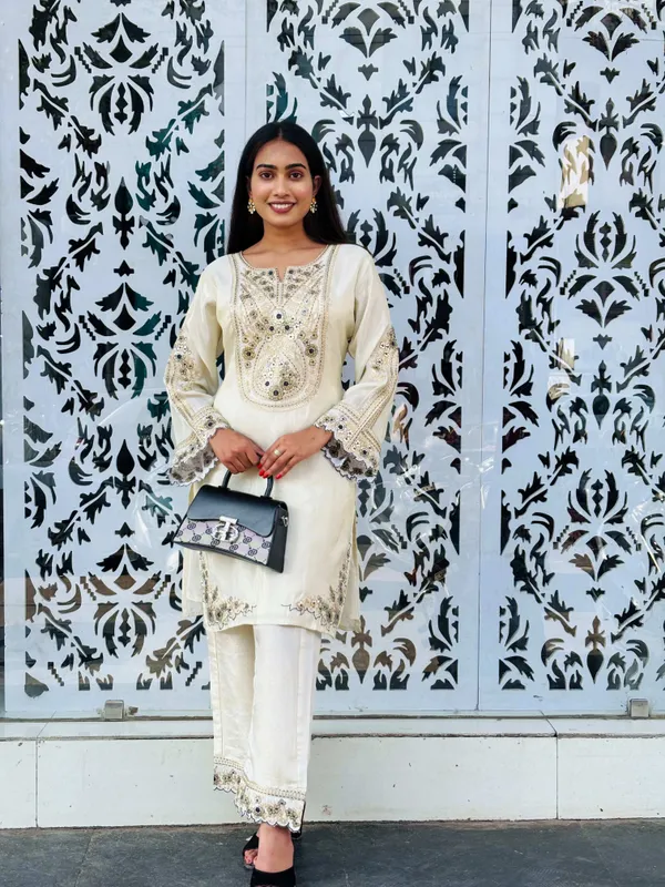 White_Soft_Silk_Blend_Kurti_Set_For_Women