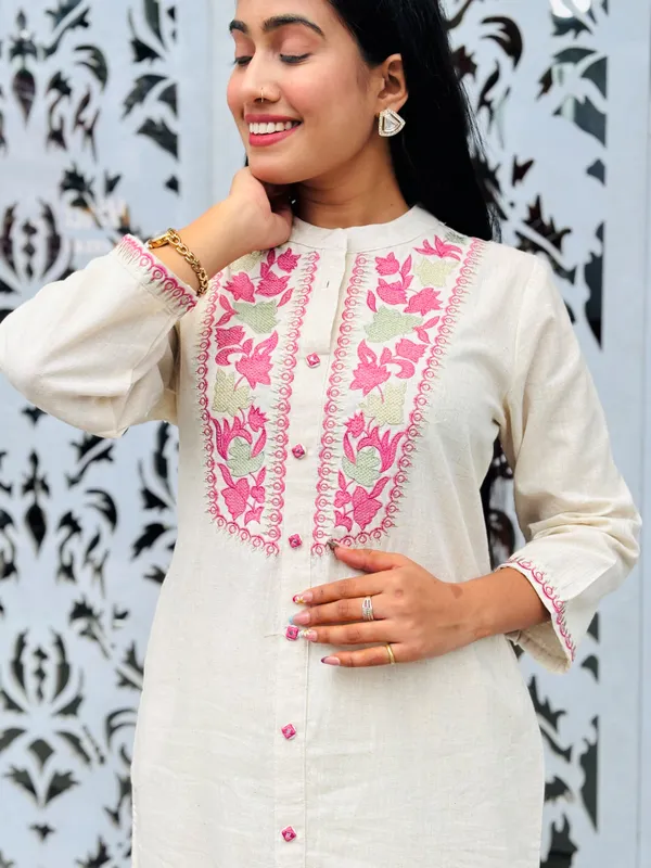 Cream_Cotton-Linen_Blend_Kurti_For_Women
