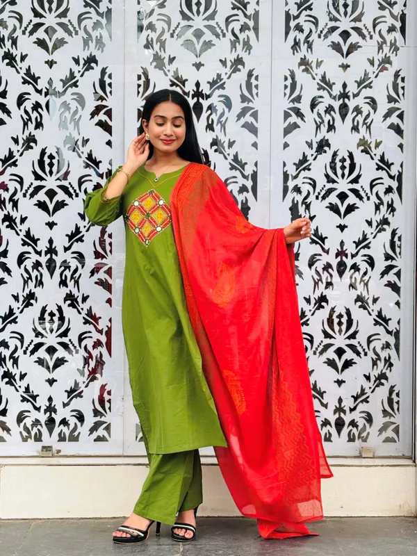 Olive_Green_Cotton_Kurti_Set_For_Women