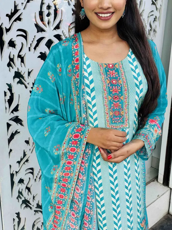 Blue_Pure_Crape_Kurti_Set_For_Women
