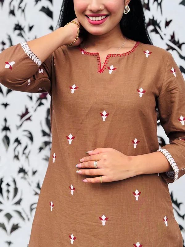 Light_Brown_Cotton-Linen_Blend_Kurti_Set_For_Women