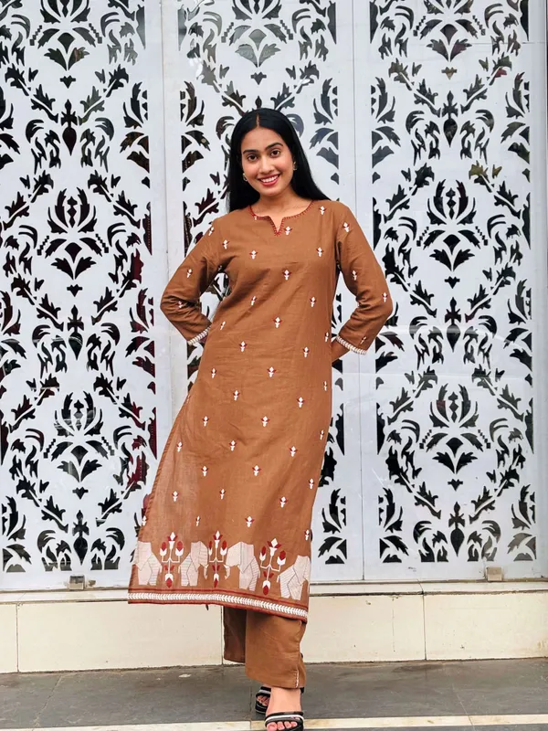 Light_Brown_Cotton-Linen_Blend_Kurti_Set_For_Women