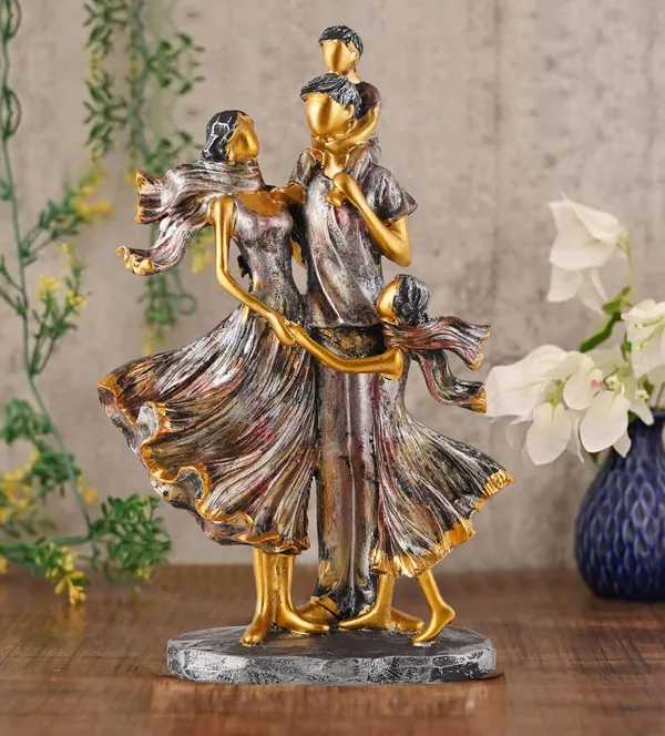 Multicolour_Mother_And_Father_With_Child_Complete_Faimily_Love_Golden_White_Statue_Showpiece_For_Home_Decor_And_Gifting
