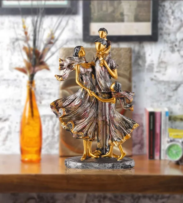 Multicolour_Mother_And_Father_With_Child_Complete_Faimily_Love_Golden_White_Statue_Showpiece_For_Home_Decor_And_Gifting