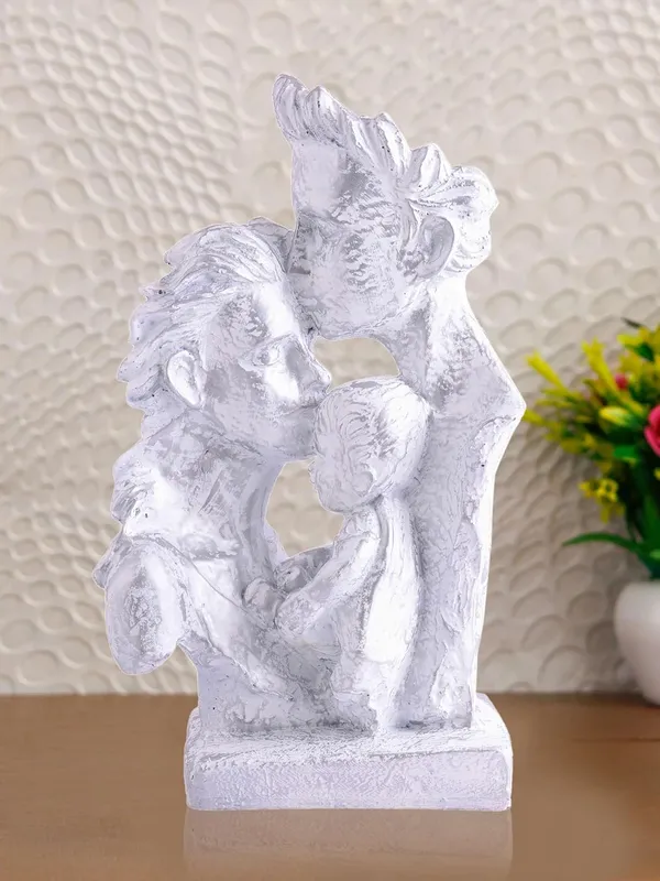 Multicolour_Mother_And_Father_With_Child_Love_Golden_Statue_Showpiece_For_Home_Decor_And_Gifting