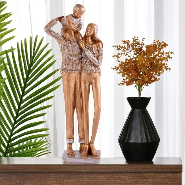 Mother_and_Father_with_Child_faimily_Love_Golden_Statue_showpiece_for_Home_Decor_and_Gifting