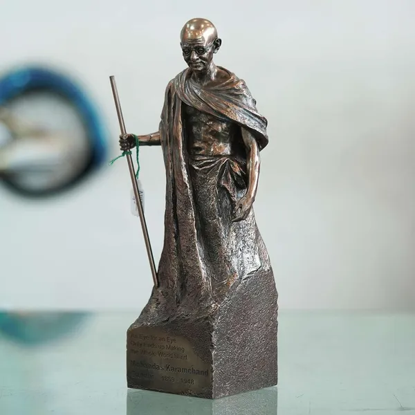 Bronze_Finish_Father_of_The_Nation_Gandhi_Ji_Decorative_Statue_Polyresin_Gold