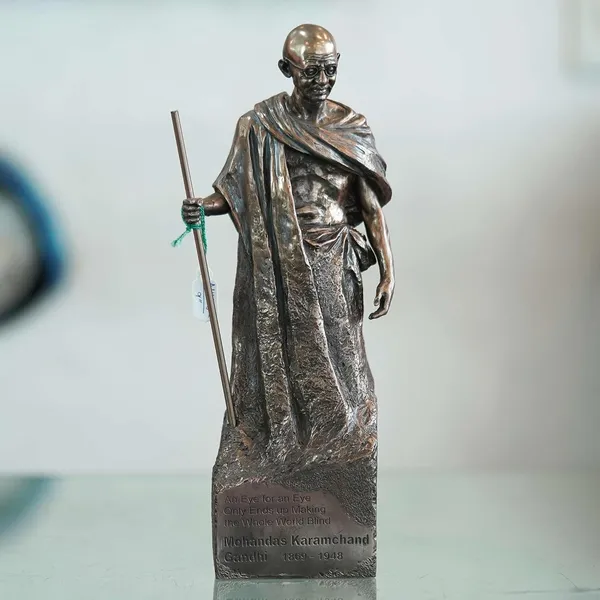 Bronze_Finish_Father_of_The_Nation_Gandhi_Ji_Decorative_Statue_Polyresin_Gold