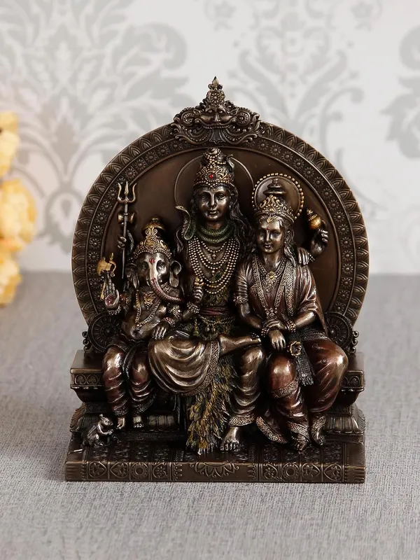The_Family_Lord_of_Shiva_Parivar_Sitting_on_Singhasan_and_Bronze_Decorative_murti/Statue