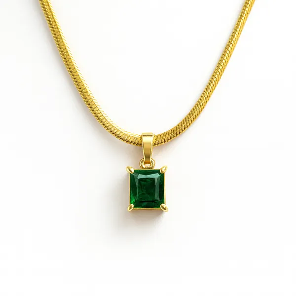 Emerald_Elegance_Pendant_With_Chain_For_Women