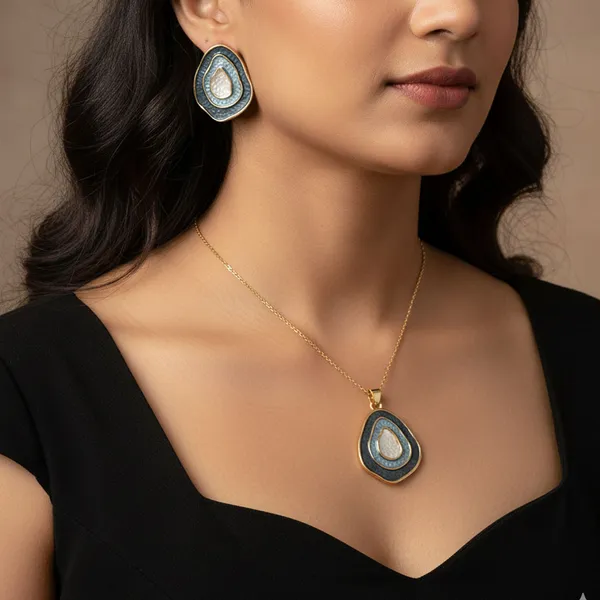 Black_Party_Pebble_Pendant_With_Earring_set__For_Women