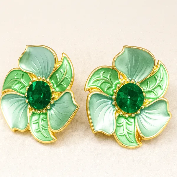 Green_Round_Dazzle_Petal_Pendant_With_Earring_set__For_Women